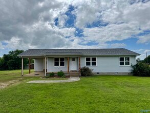 Building Photo - 16959 Glaze Rd