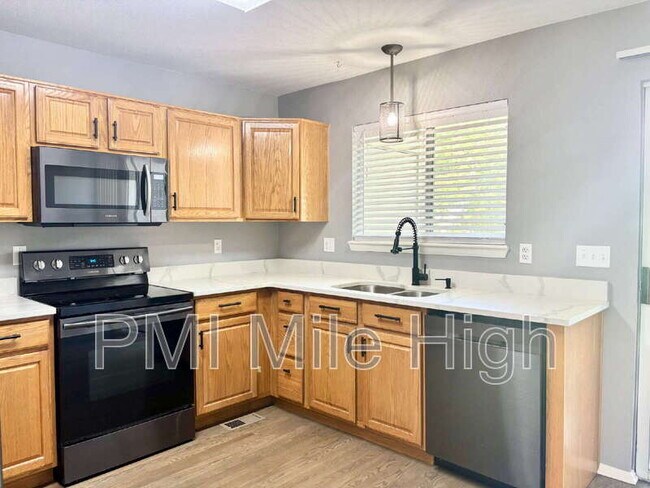 Building Photo - 3054 W 107th Pl