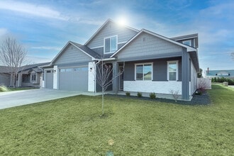 2825 Dogwood Ave