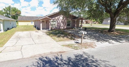 Building Photo - 1515 S Oleander Ave