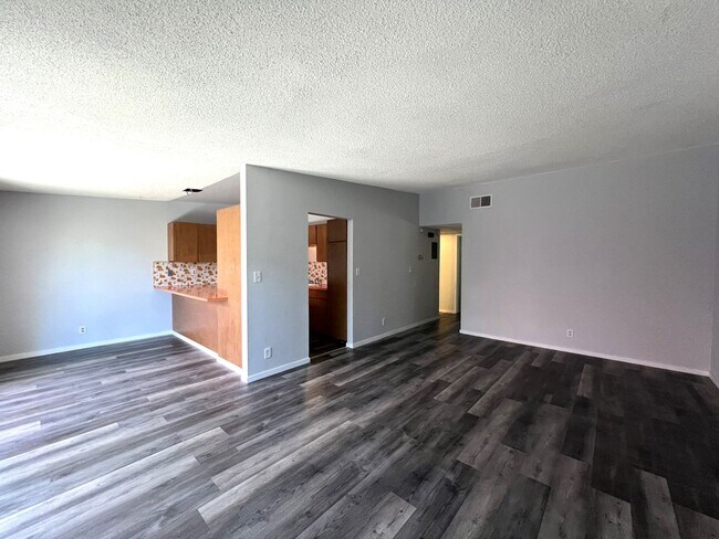 Building Photo - California4046