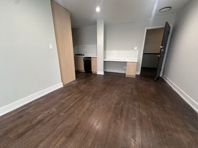 Foto del edificio - 541 W Oakdale Ave