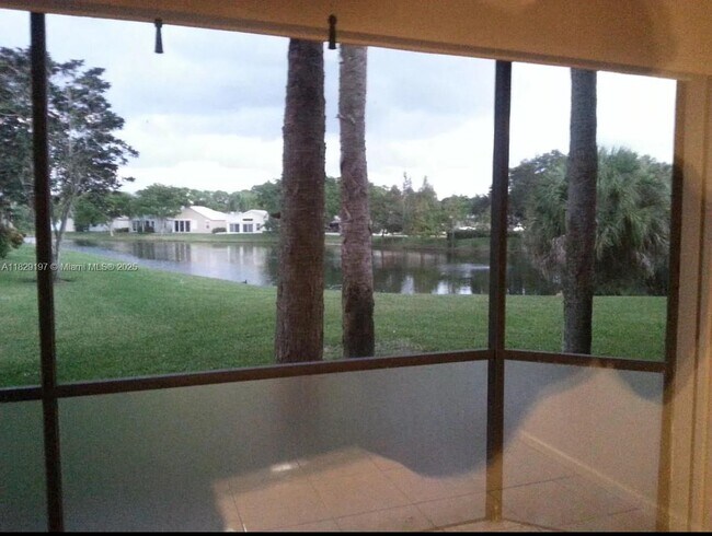 Building Photo - 200 Crosswinds Dr
