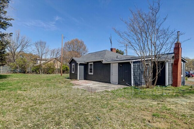Building Photo - 522 Melynda Rd
