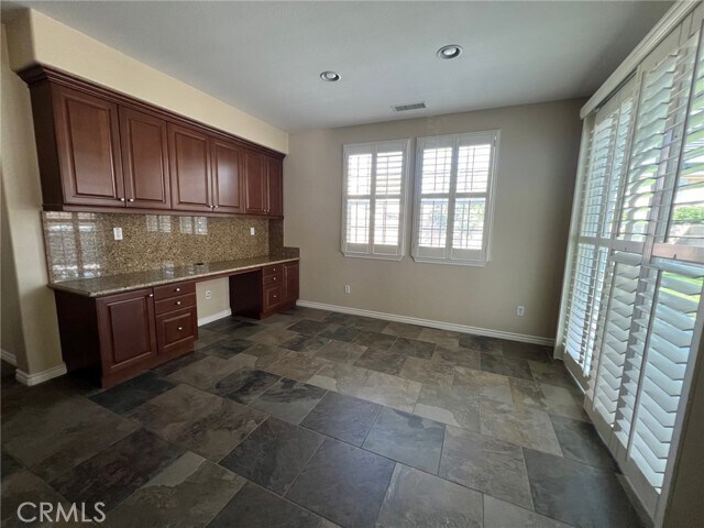 Foto del edificio - 14538 Eagle River Rd