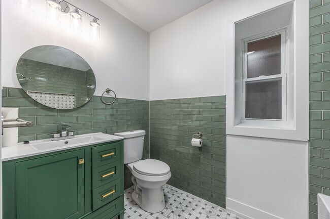 Foto del edificio - 3328 W Congress Pky