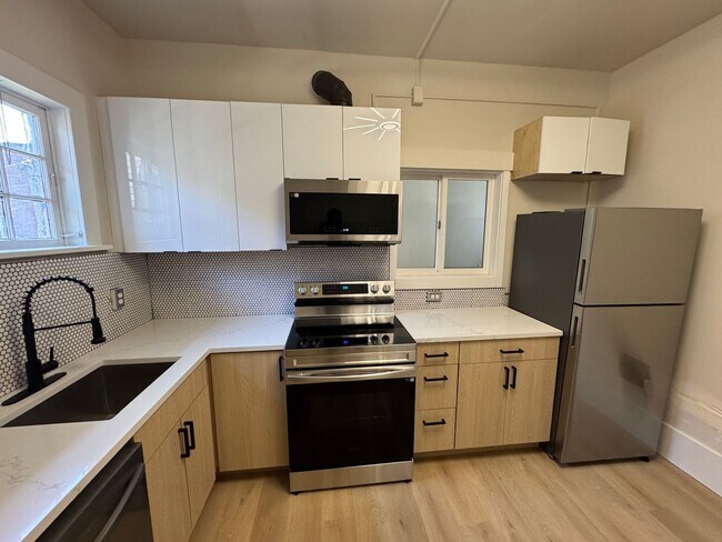 Building Photo - 1bd/1ba Seattle House