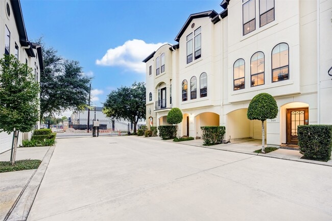 Foto del edificio - 3105 Fairdale Oaks E