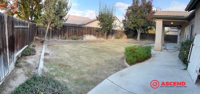 Building Photo - Charming Home in Olive Dr Area!