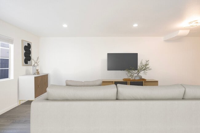 Building Photo - 1817 Garfield Pl