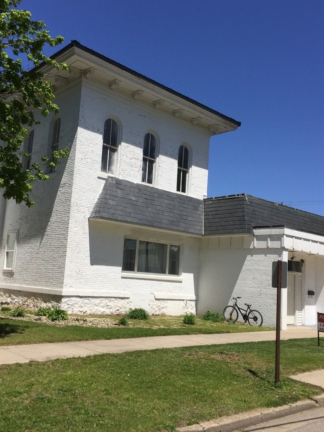 Building Photo - Overmyer Apartment Building