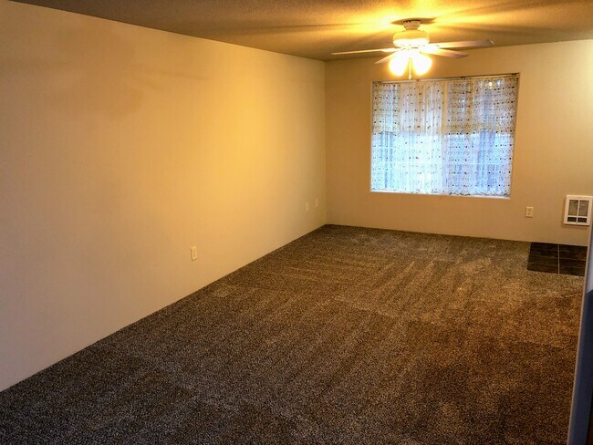 Foto del edificio - 601 NE Sandstone Ct