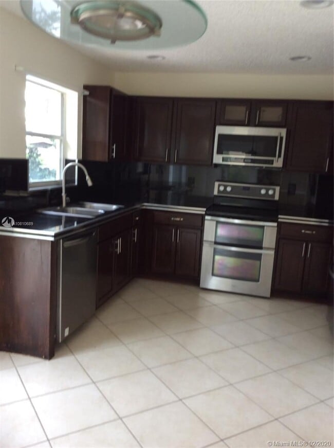 Building Photo - 1139 Rialto Dr
