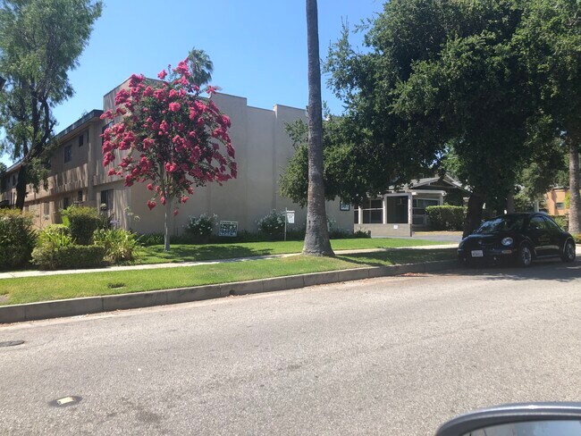 Foto del edificio - 567 N Holliston Ave