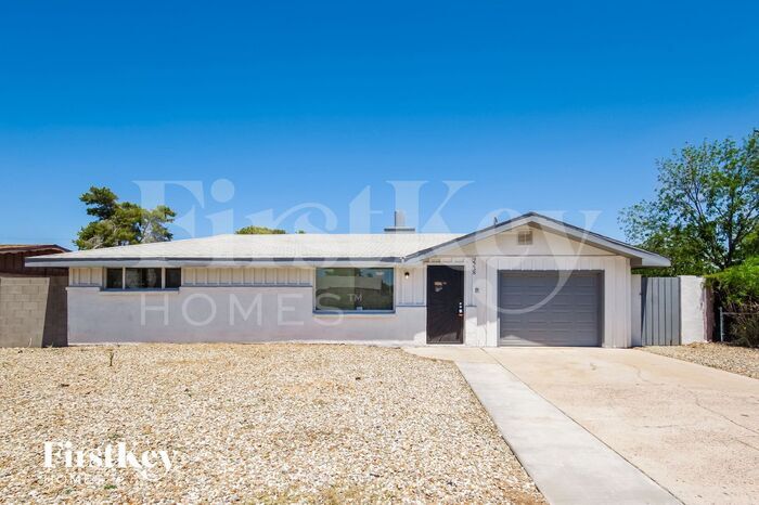Foto principal - 2238 E Paradise Ln