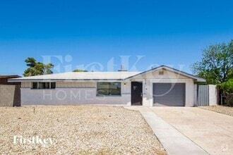 Building Photo - 2238 E Paradise Ln