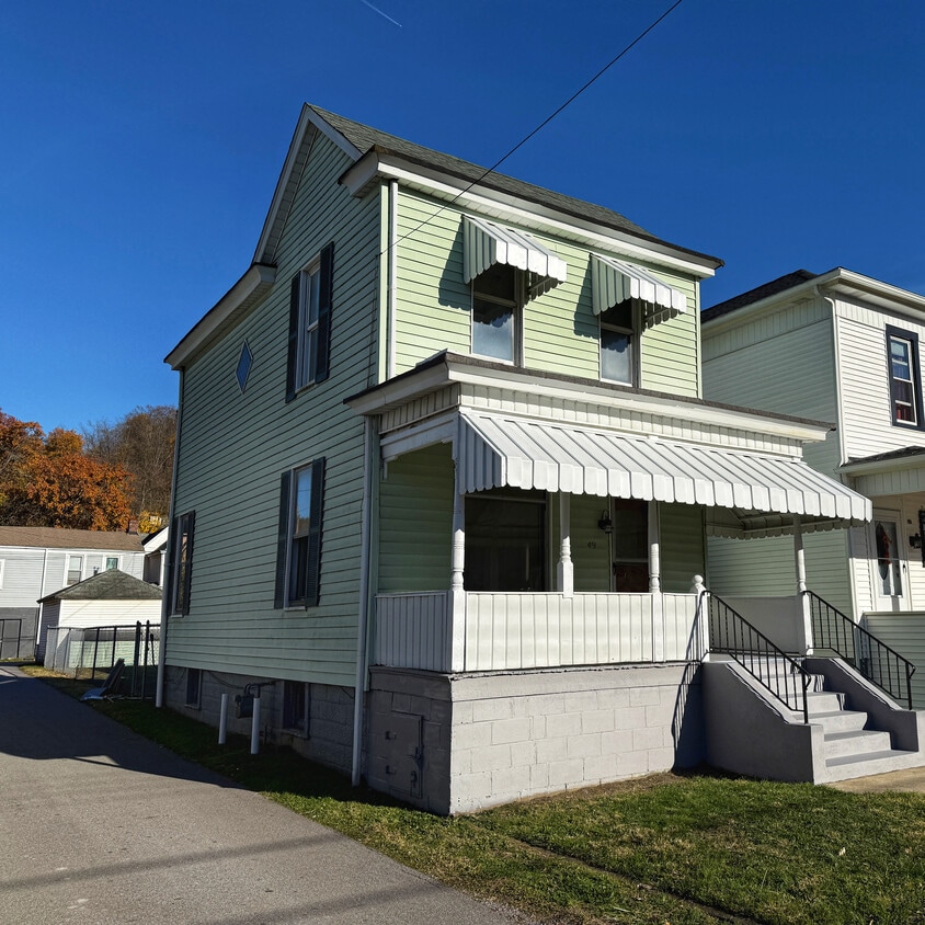 Primary Photo - 49 Lynwood Ave