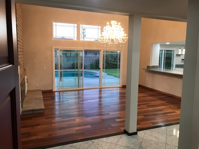 Building Photo - 2819 Gus Ct