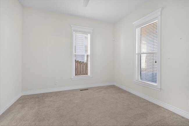 Foto del edificio - 916 Dawson St