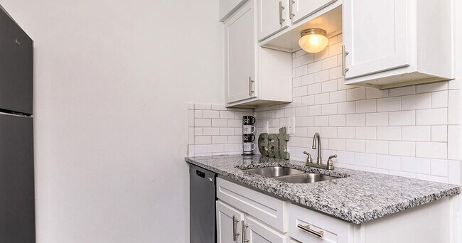 Foto del edificio - The Adaire Apartment Homes