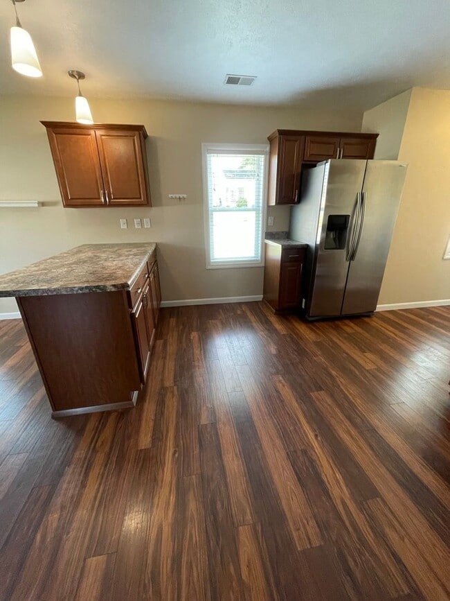 Building Photo - Super Cute 2 Bedroom 1.5 bath home for Rent!