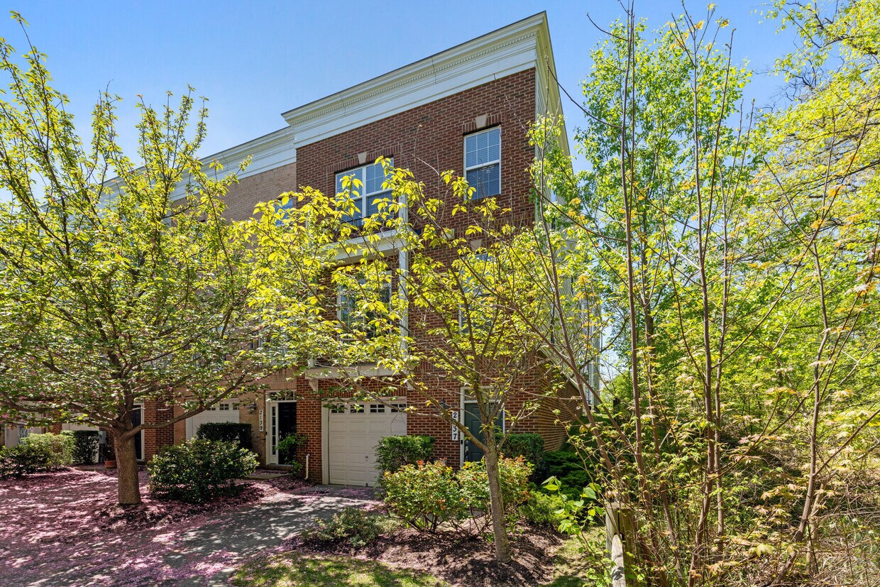 2137 Little Sorrel Way, Silver Spring, MD 20902 Townhome Rentals in