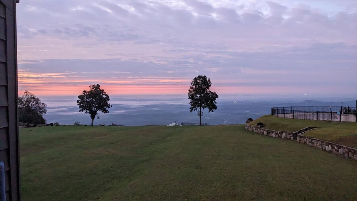 Foto principal - Mountaintop Condo for rent