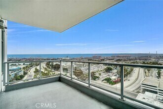 Building Photo - 411 W Seaside Way