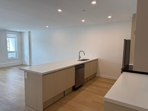 Building Photo - 95 Caledonia Rd