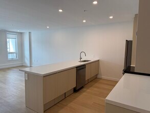 Building Photo - 95 Caledonia Rd