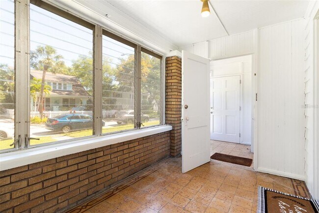 Building Photo - 144 9th Ave NE