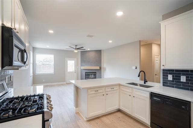 Building Photo - 11266 La Grange Dr