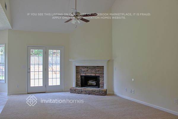 Foto del edificio - 122 Carl Barrett Dr