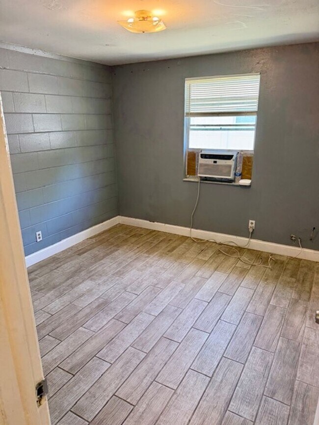 Foto del edificio - 8105 N Klondyke St