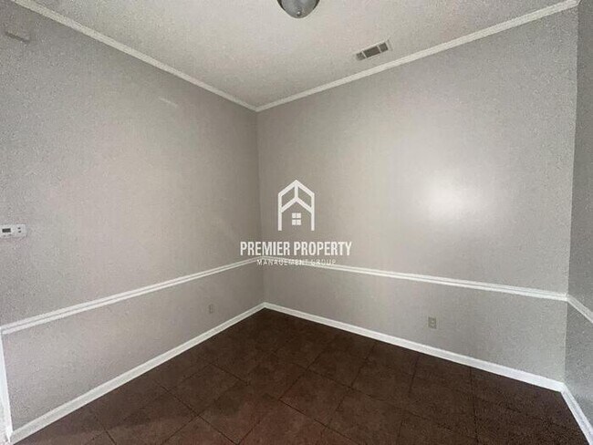 Foto del edificio - 6836 Meadows End Ln