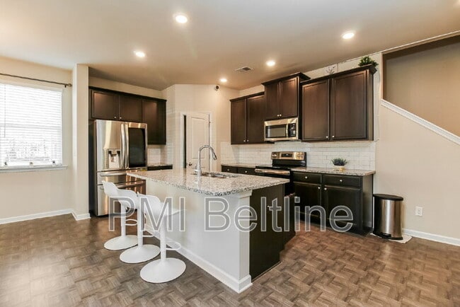 Photo - 1220 Hawthorne Tr House