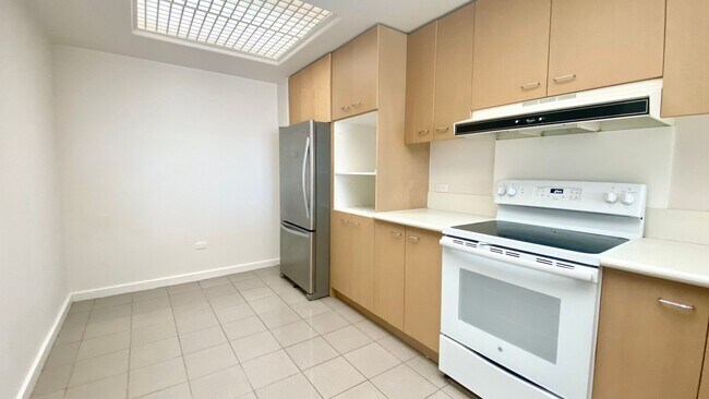 Foto del edificio - Spacious 2 Bedroom, 2 Bath, with 2 Parking Stalls - Kalele Kai in Hawaii Kai
