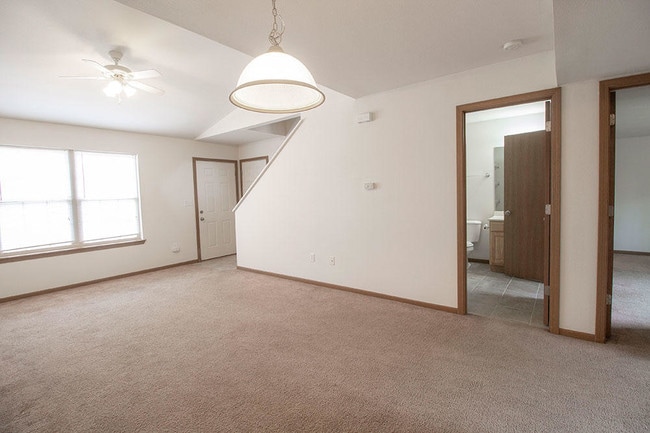 Building Photo - 2119 Ballenger Ln