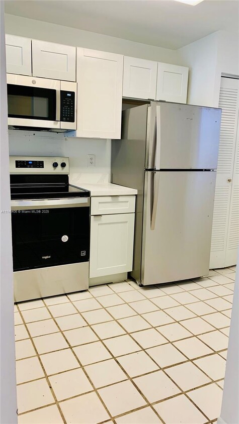 Primary Photo - 2 bedroom in Miami FL 33179