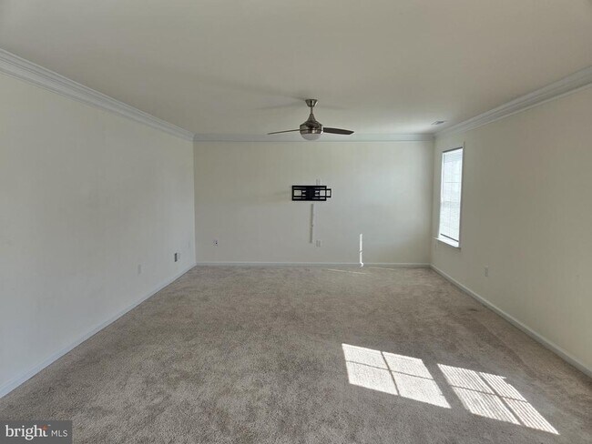 Building Photo - 5174 Lockaber Ave