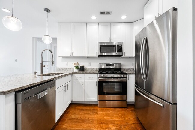 Cocina - 1920 3rd St NE