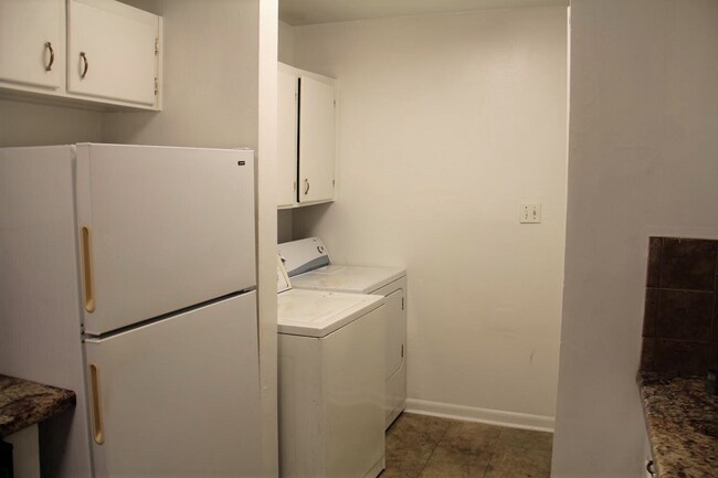 Foto del edificio - Why rent an apartment, when you can live i...