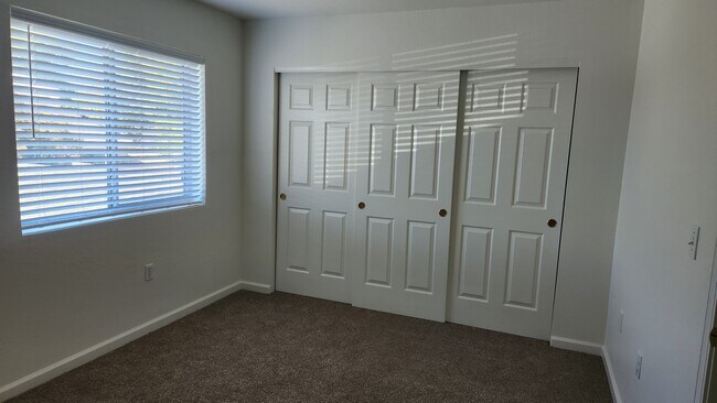 2do dormitorio - 2530 Hartnell Ave
