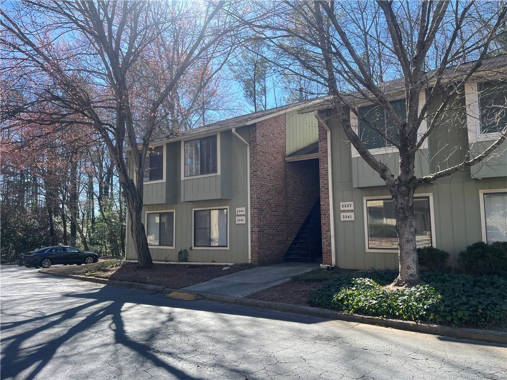 2249 Runnymeade Dr, Marietta, GA 30066 Condo for Rent in Marietta, GA