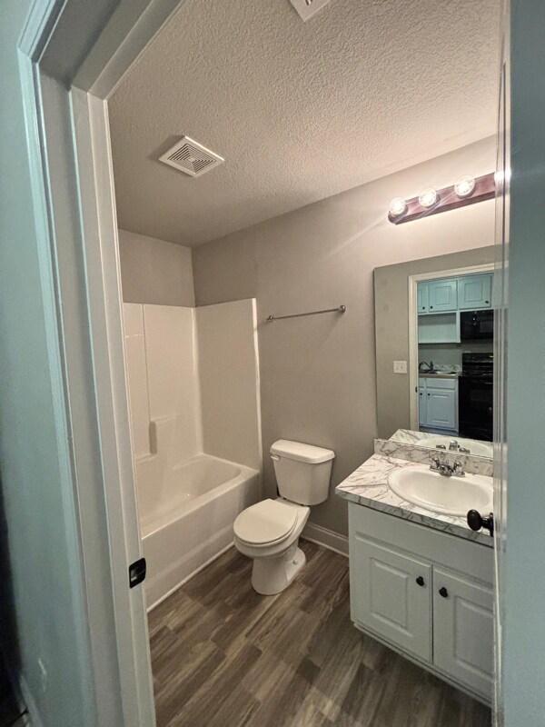 Foto del edificio - 1242 Ernest Elder Rd