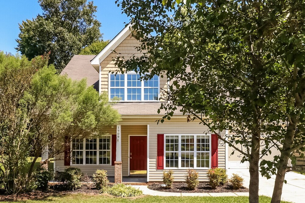 Foto principal - 1909 Olsen Ln