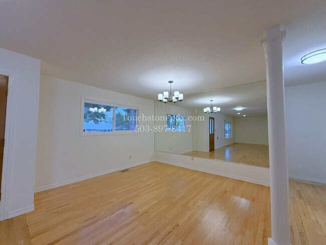 Foto del edificio - 980 NW Wallula Ave