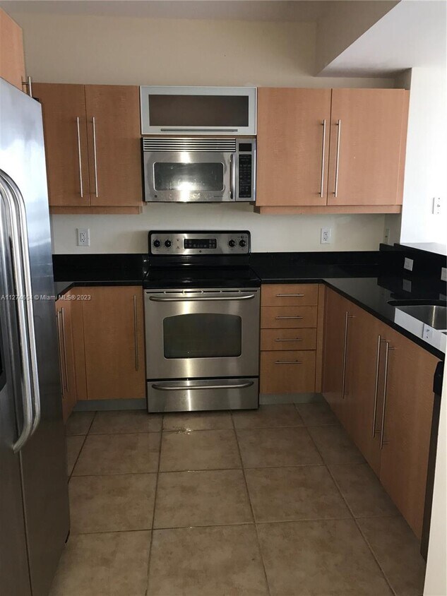 Primary Photo - 7355 SW 89th St