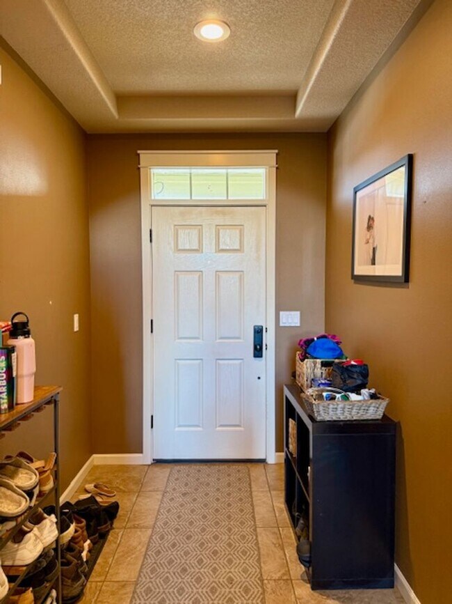 Foto del edificio - Stunning 4 Bedroom plus Bonus Lava Ridges Home!