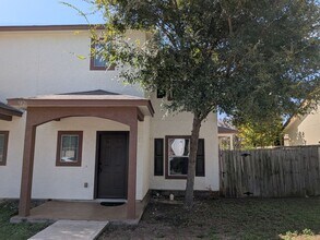 Building Photo - 5826 Grandwood Dr